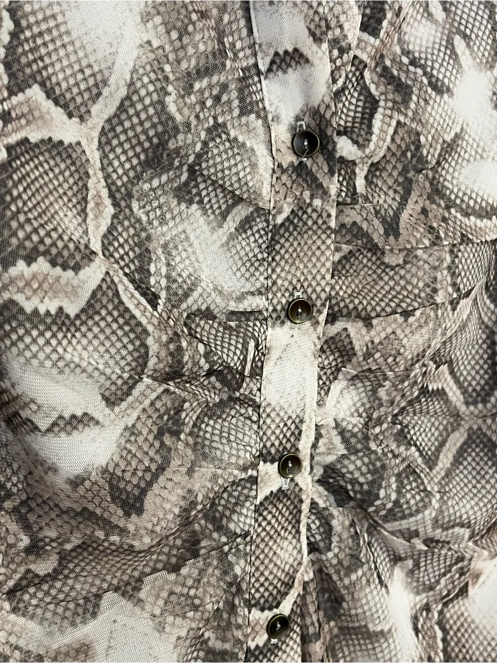 Les Serein Snake Print Cap Sleeve Blouse - Picture 6 of 7